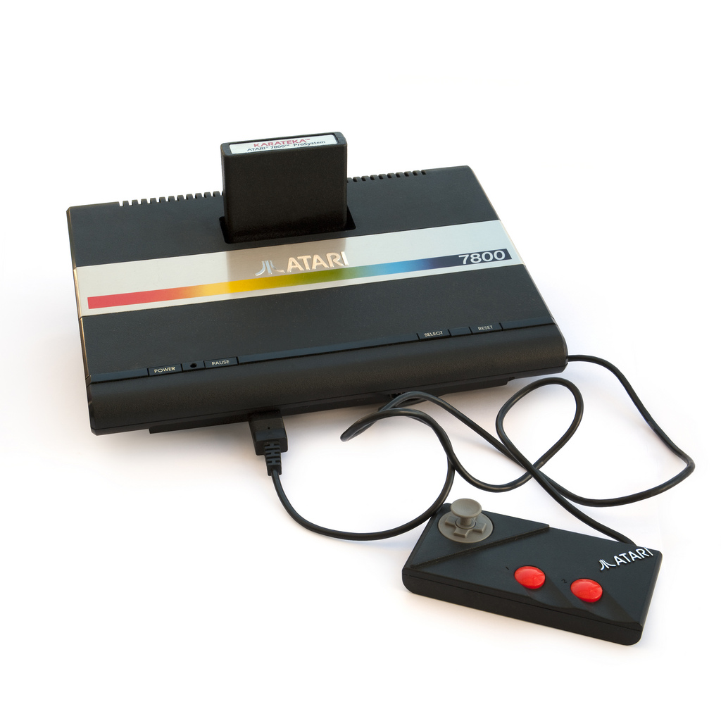 Atari 7800 mit Cartridge